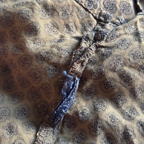 Urban Outfitters Mustard Patterned Blouse - Picture 5 of 5